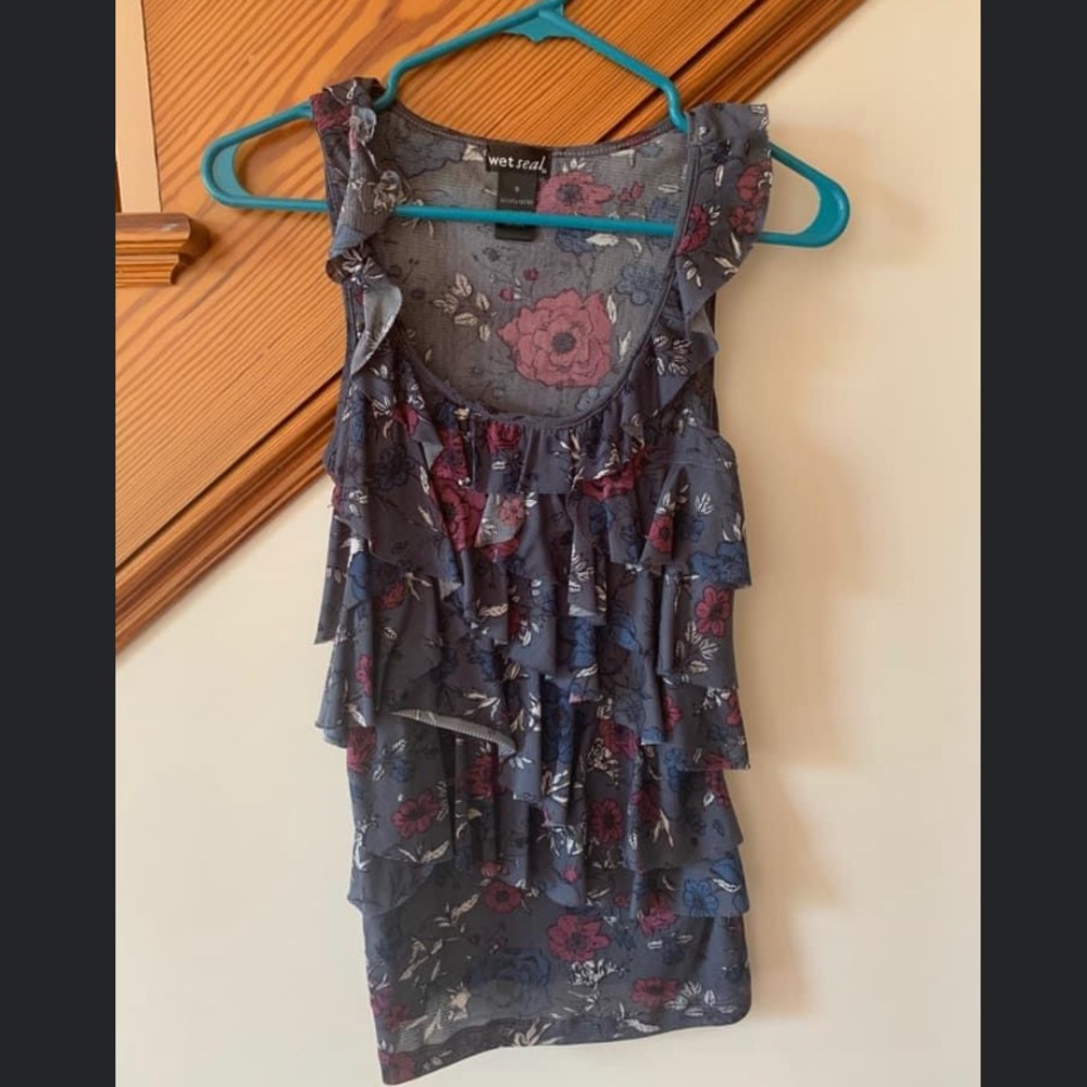 Wet Seal ruffled tank. Size small.